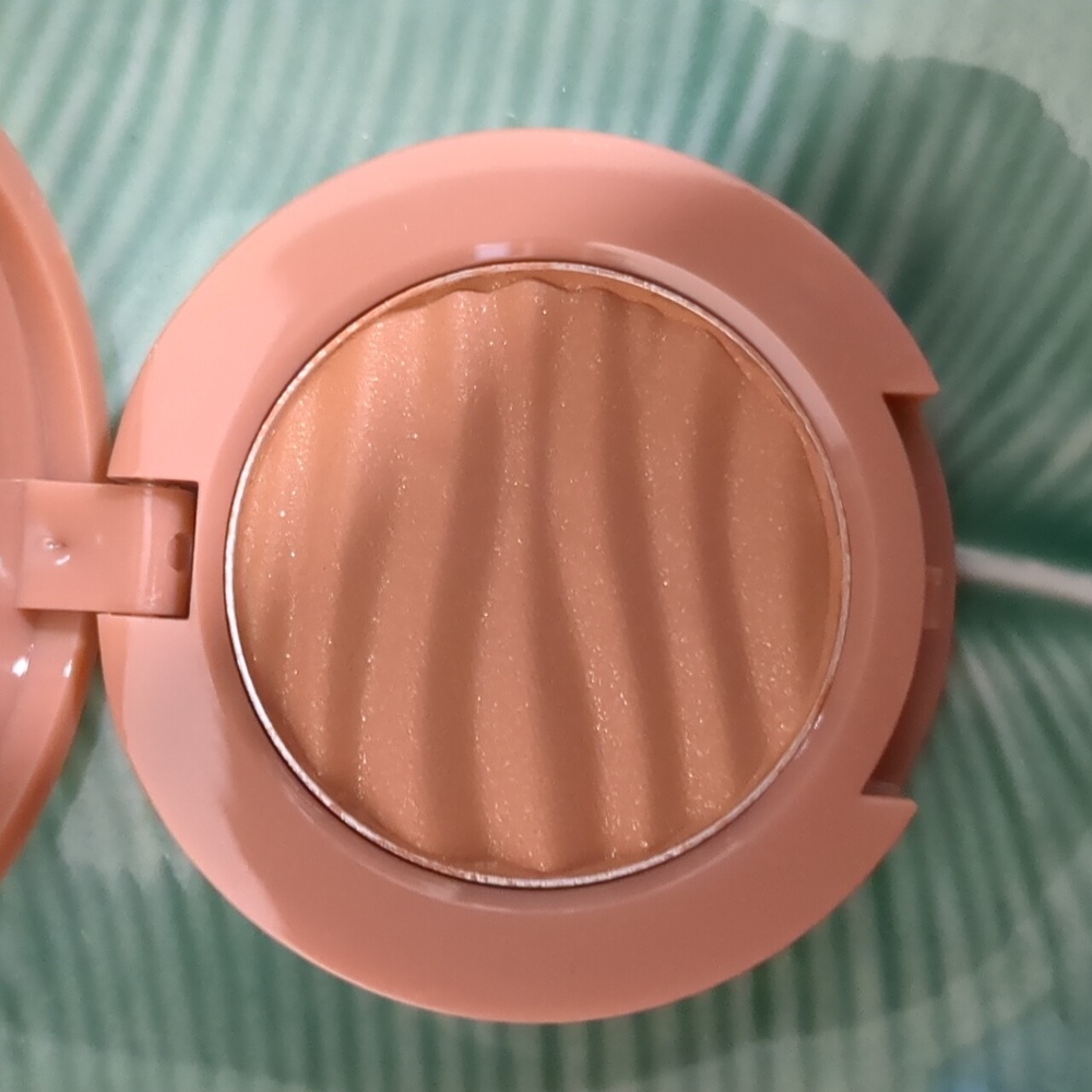 Bronzing Powder - Picture 4 of 4
